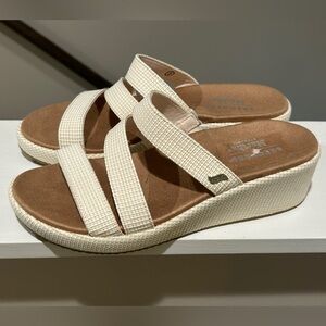 NEW Skechers x Martha Stewart Arch Fit Beverlee Sandal in Morningside Size 9